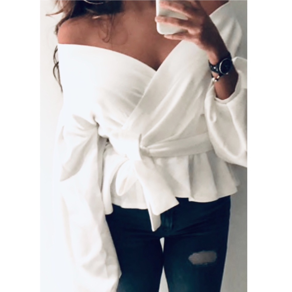 White puff sleeve peplum top